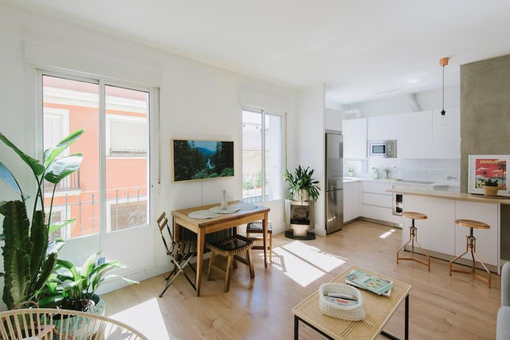 El Botones Nuevo Y Luminoso Apto De Diseno En Lavapies Apartman Madrid Kültér fotó