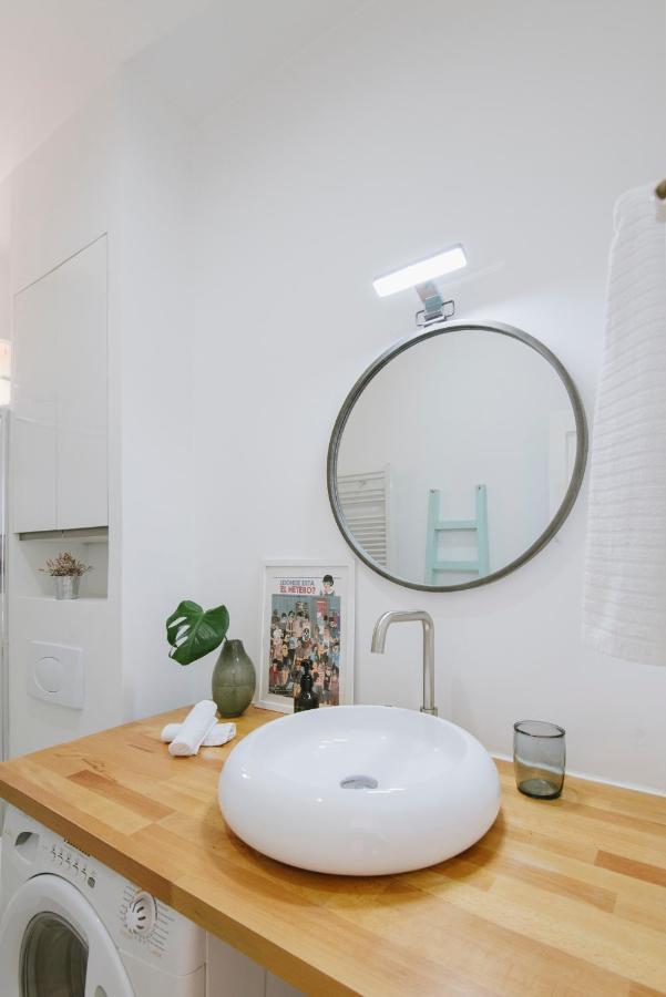 El Botones Nuevo Y Luminoso Apto De Diseno En Lavapies Apartman Madrid Kültér fotó